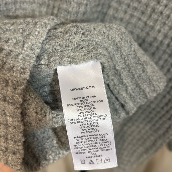 UpWest V-Neck Sweater in Gray. Textured Knit. Statement Sleeves. Women’s L. NWT - Picture 5 of 5
